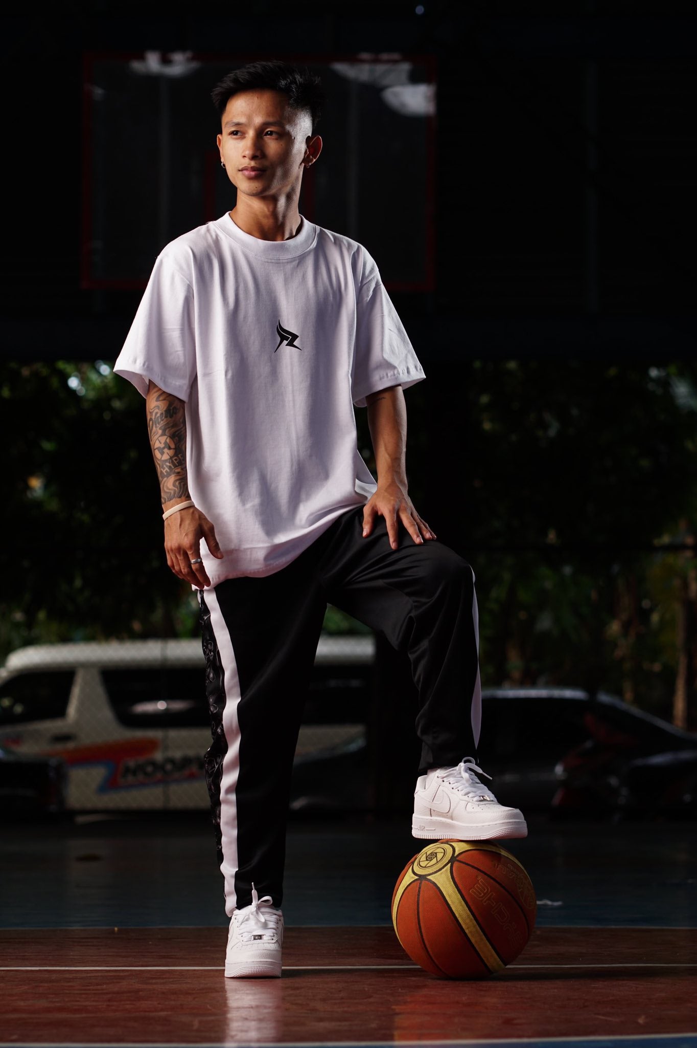 TR1  - MR. 1 V 1 TEE (White)