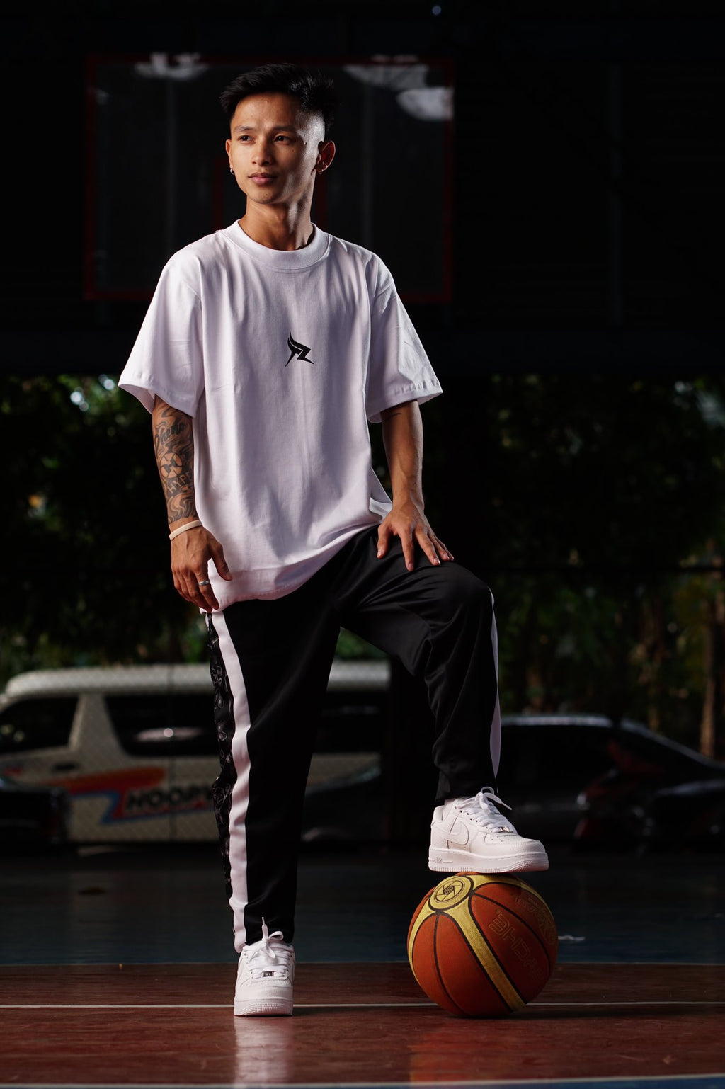 TR1  - MR. 1 V 1 TEE (White)