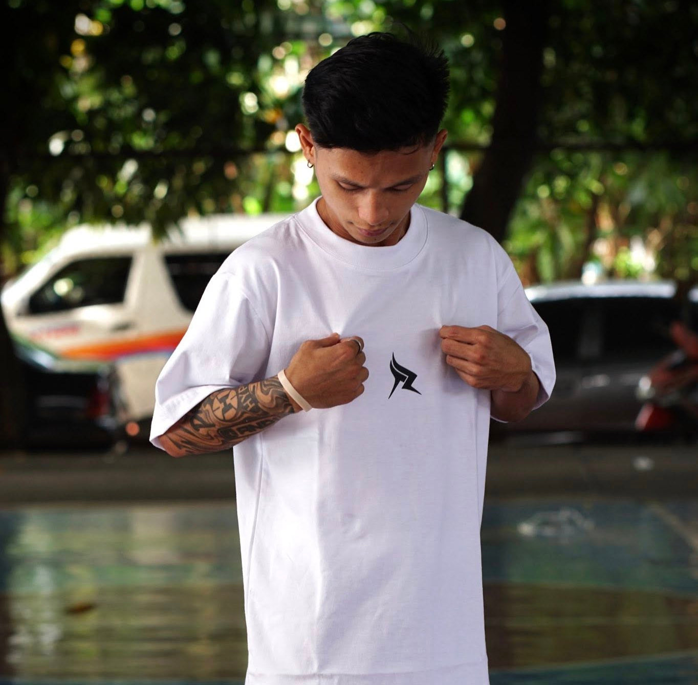 TR1  - MR. 1 V 1 TEE (White)